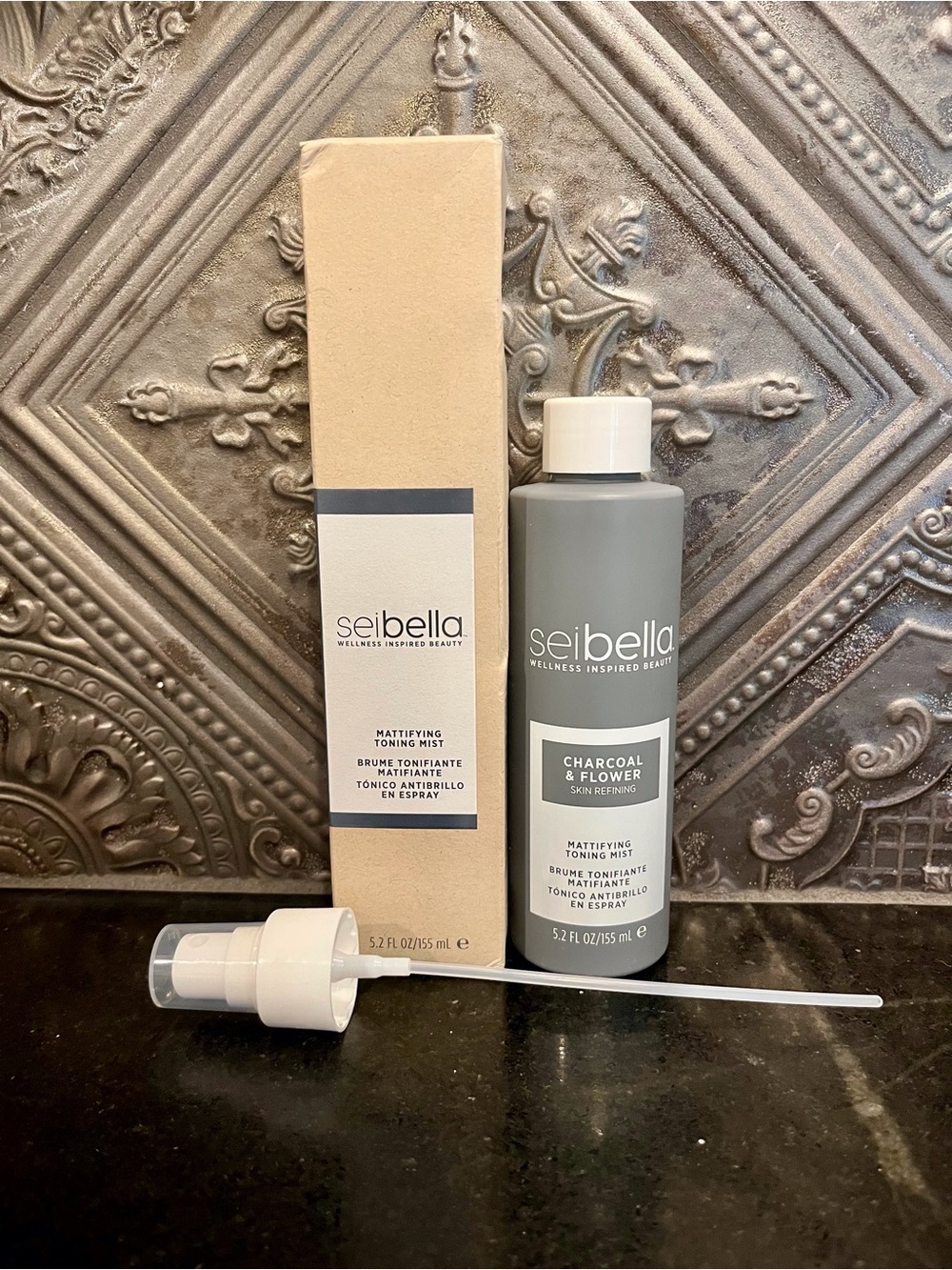 Seibella Charcoal & Flower Mattifying Toner Mist — Gray
